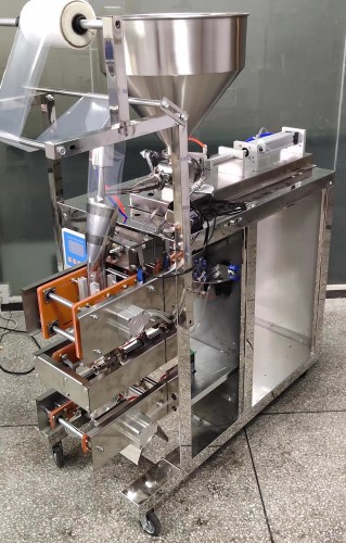 Automatic liquid packing machine